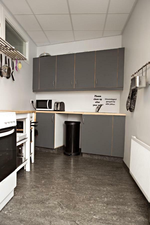 Puffin Nest Capsule Hostel Вестманеяр Екстериор снимка