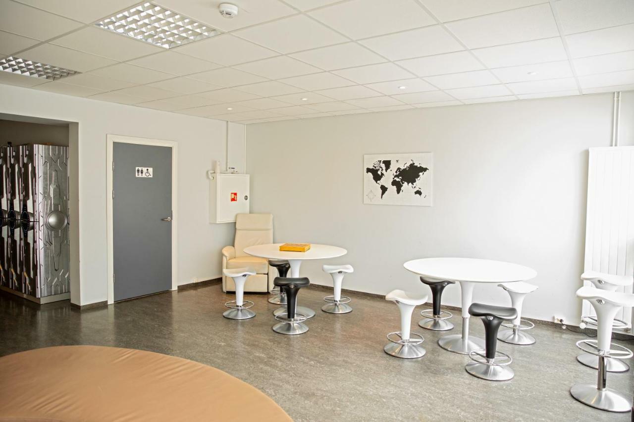 Puffin Nest Capsule Hostel Вестманеяр Екстериор снимка